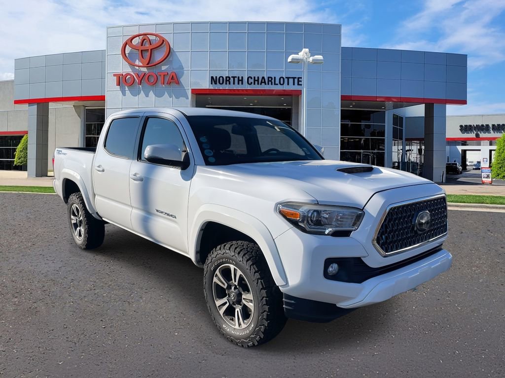 Used 2018 Toyota Tacoma TRD Sport image 3