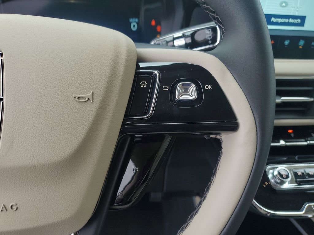 New 2026 Lincoln Corsair Premiere FWD image 24