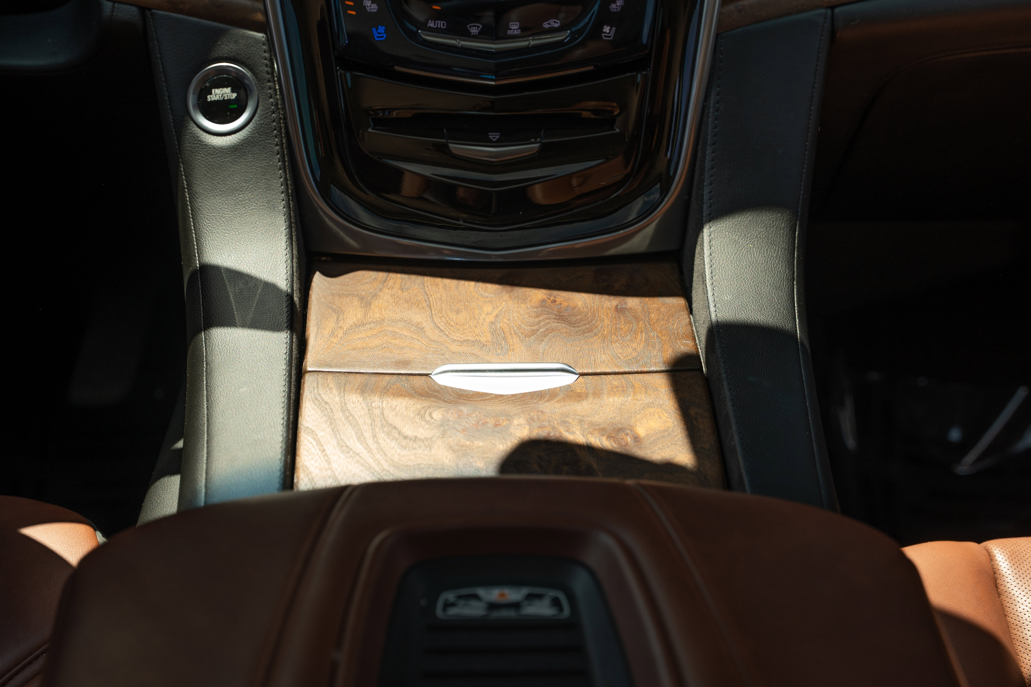 Used 2020 Cadillac Escalade Luxury AWD/4WD image 17