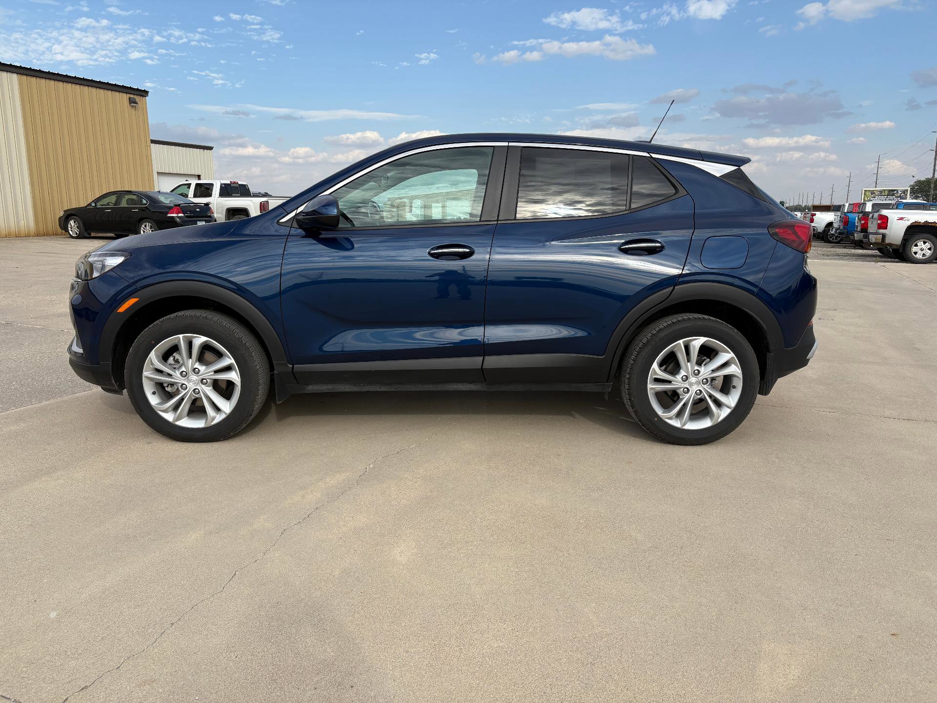 Used 2023 Buick Encore GX Preferred w/ Cold Weather Comfort Package image 3