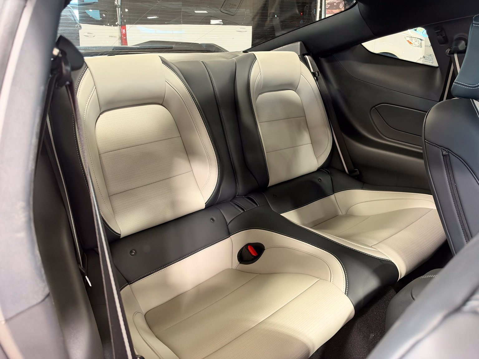 Used 2025 Ford Mustang GT Premium RWD image 34
