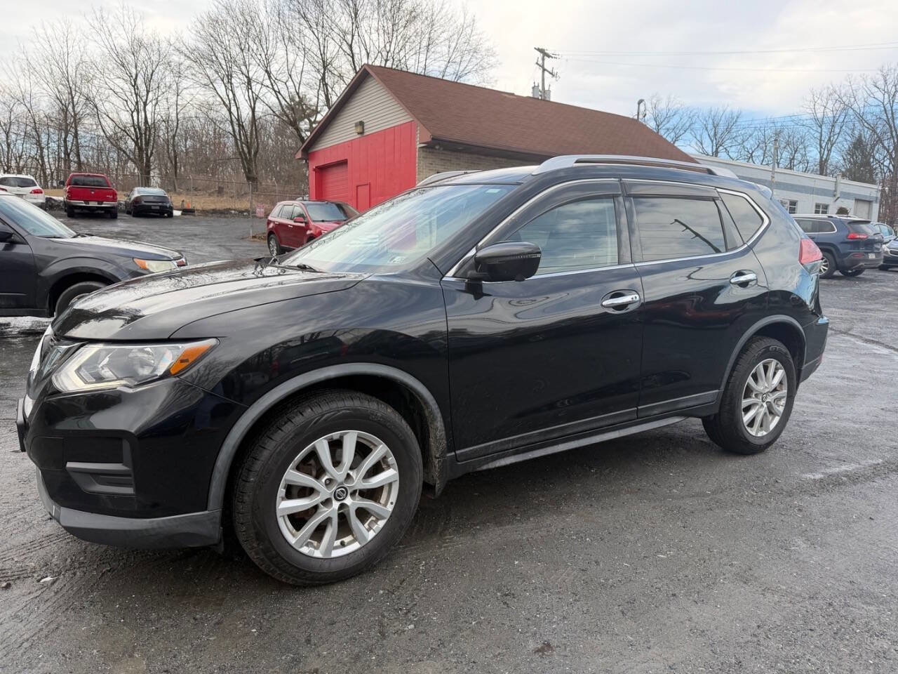 Used 2018 Nissan Rogue SV w/ Premium Package image 8