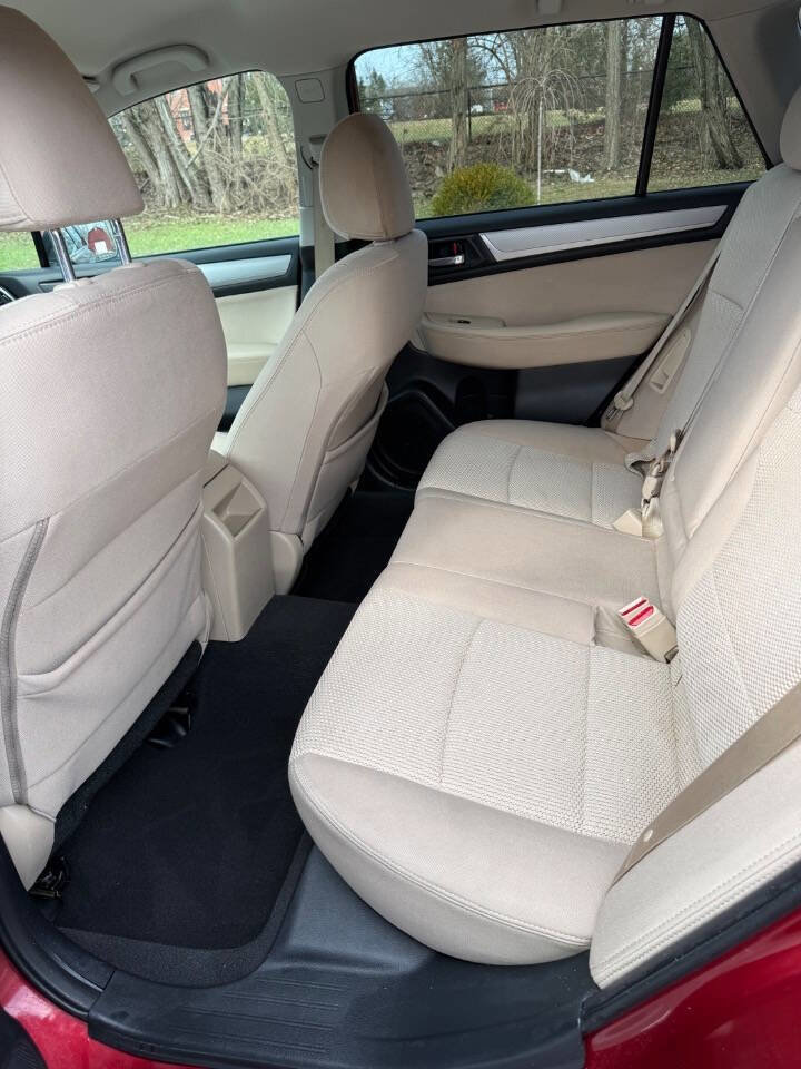 Used 2017 Subaru Outback 2.5i Premium image 11
