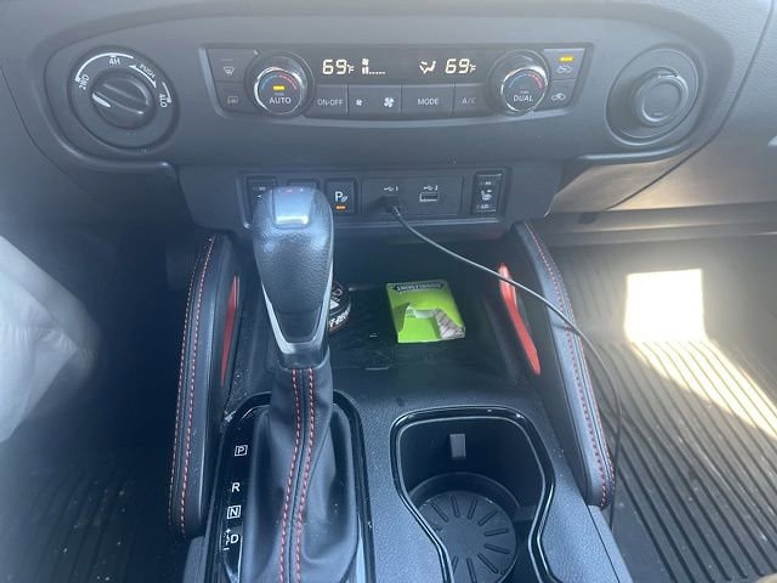 Used 2023 Nissan Frontier PRO-4X w/ Pro-4X Premium Package image 12