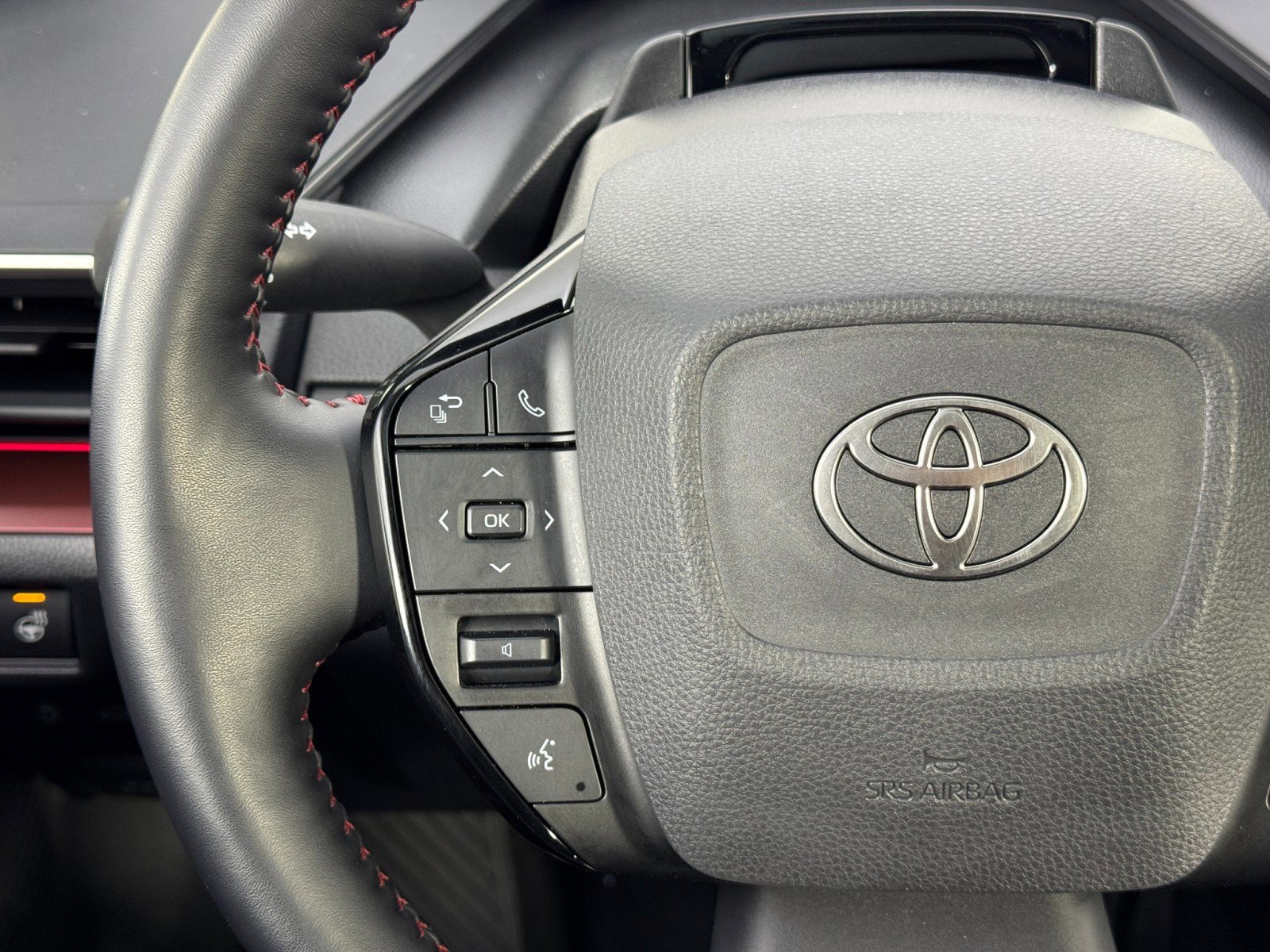 Used 2024 Toyota Prius Prime Premium w/ Advanced Technology Package FWD image 21