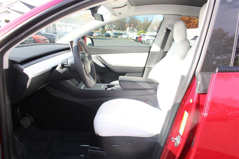 Used 2021 Tesla Model Y Long Range image 11