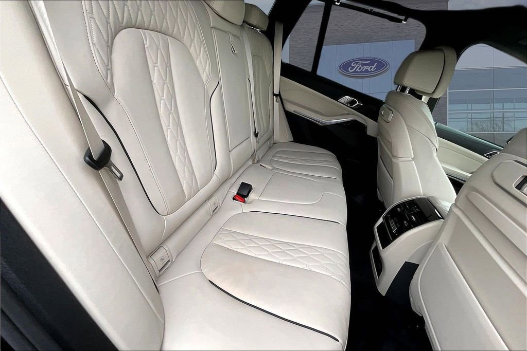 Used 2025 BMW X5 M60i image 25