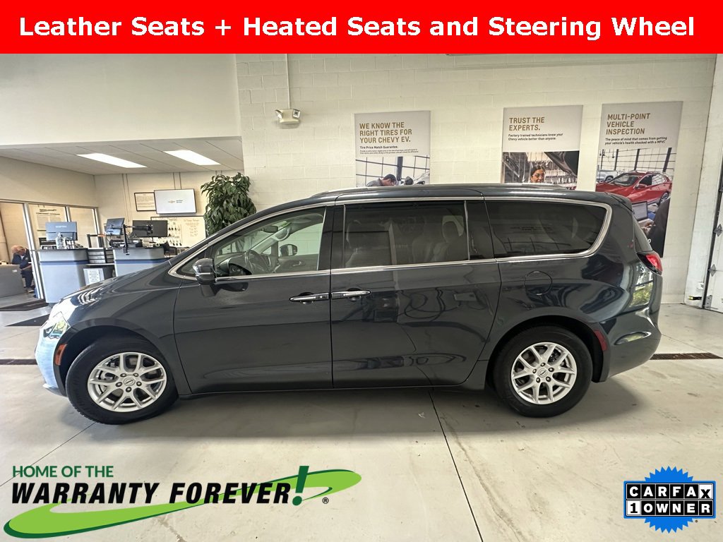 Used 2021 Chrysler Pacifica Touring-L image 5