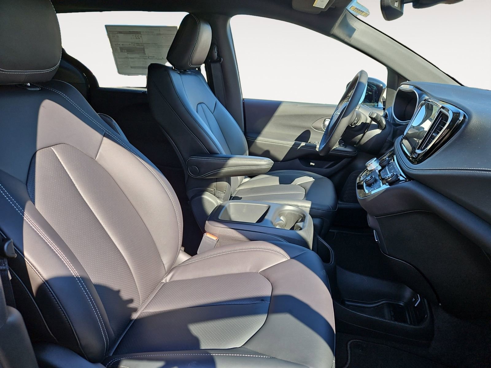 New 2026 Chrysler Pacifica Select image 15