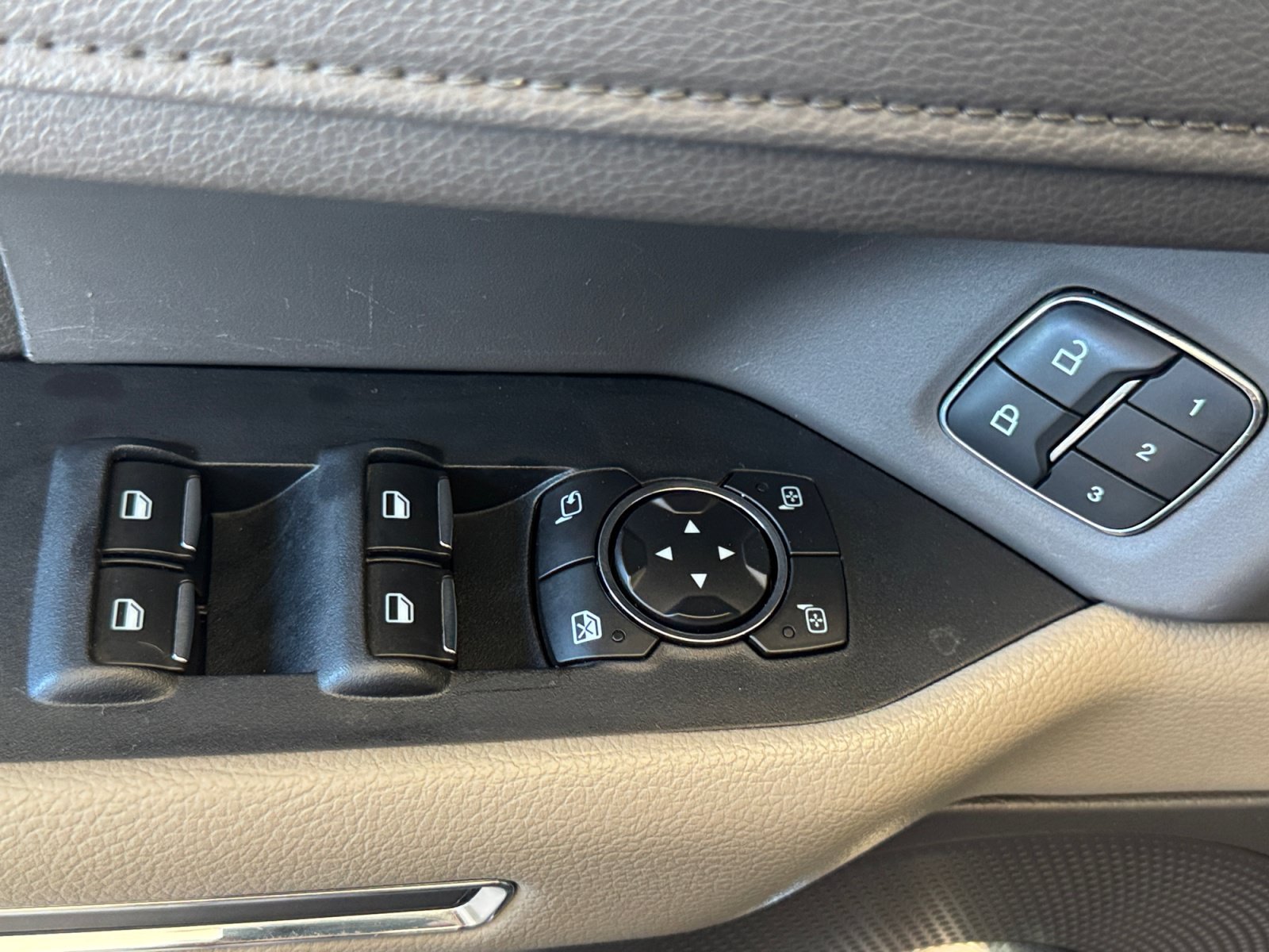 Used 2021 Ford Expedition XLT AWD/4WD image 12