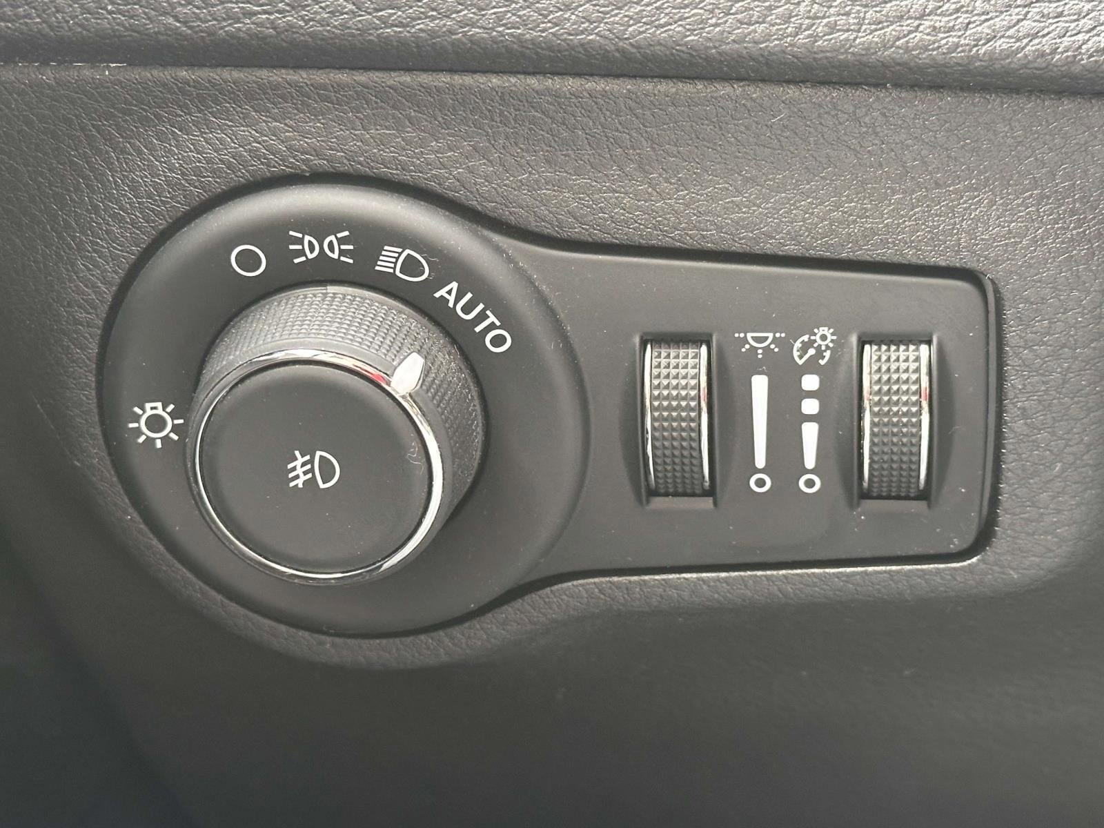 Certified 2019 Jeep Compass Latitude image 23