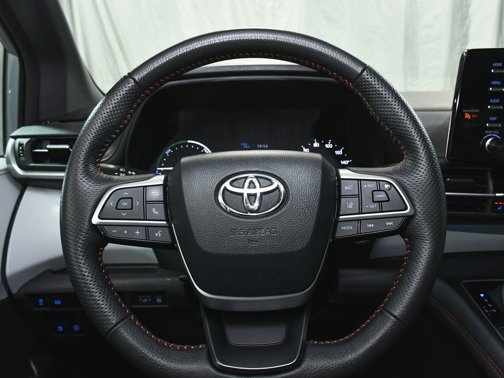 Used 2024 Toyota Sienna XSE image 28