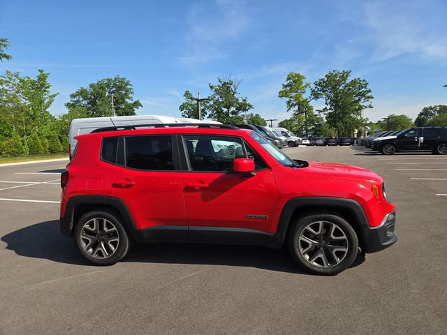Used 2017 Jeep Renegade Latitude w/ Popular Equipment Group FWD image 2