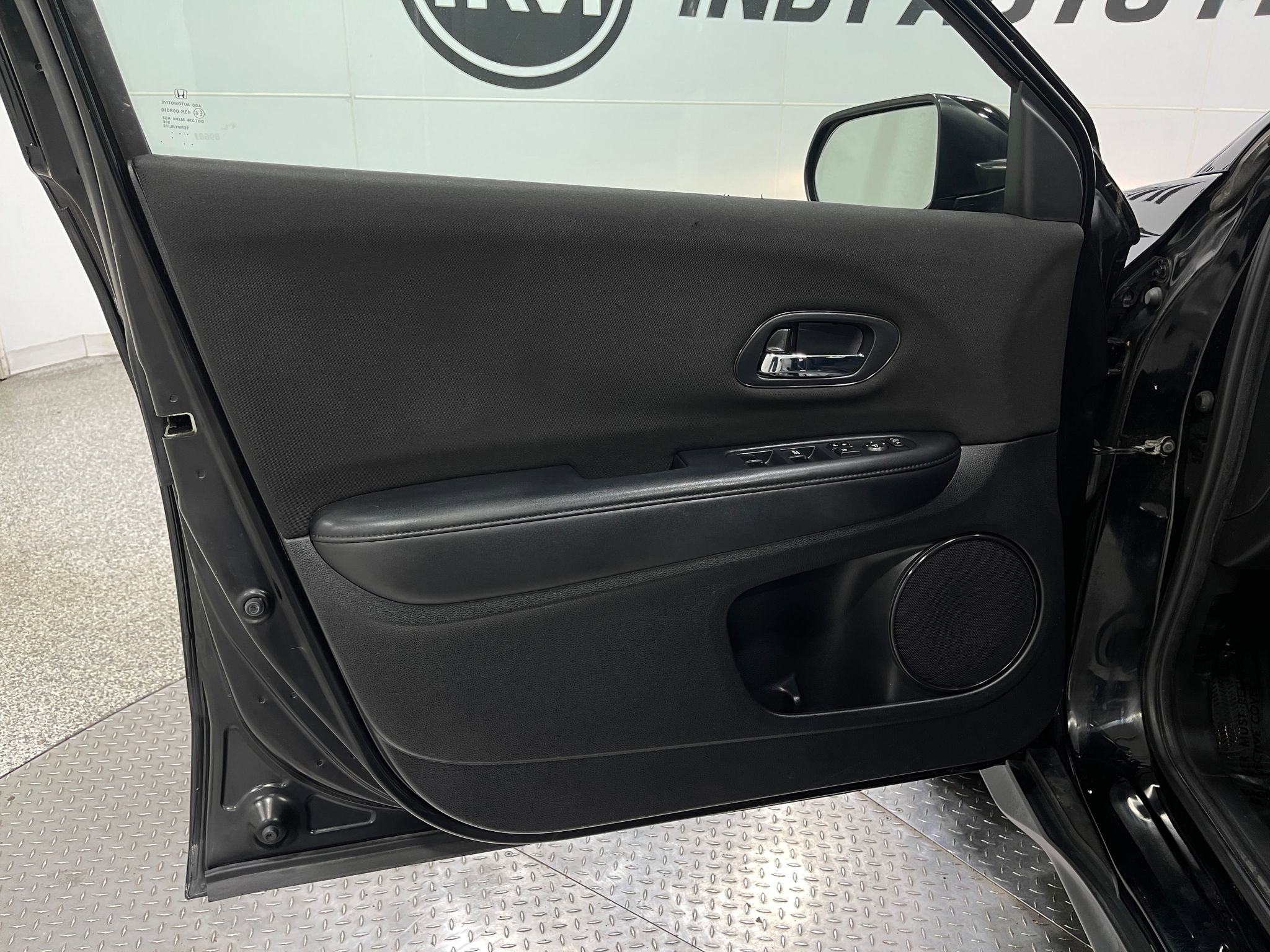 Used 2017 Honda HR-V LX image 13