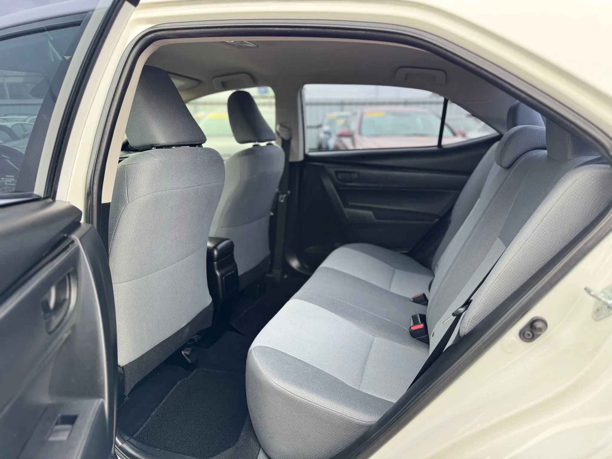 Used 2017 Toyota Corolla L FWD image 24