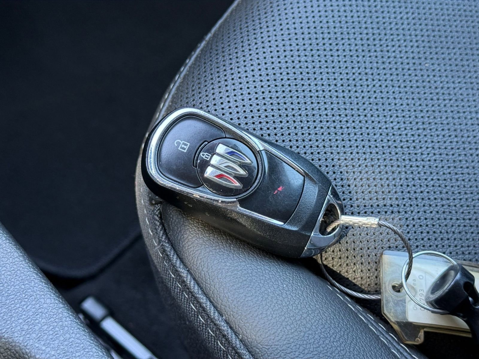 Used 2024 Buick Encore GX Sport Touring FWD image 21