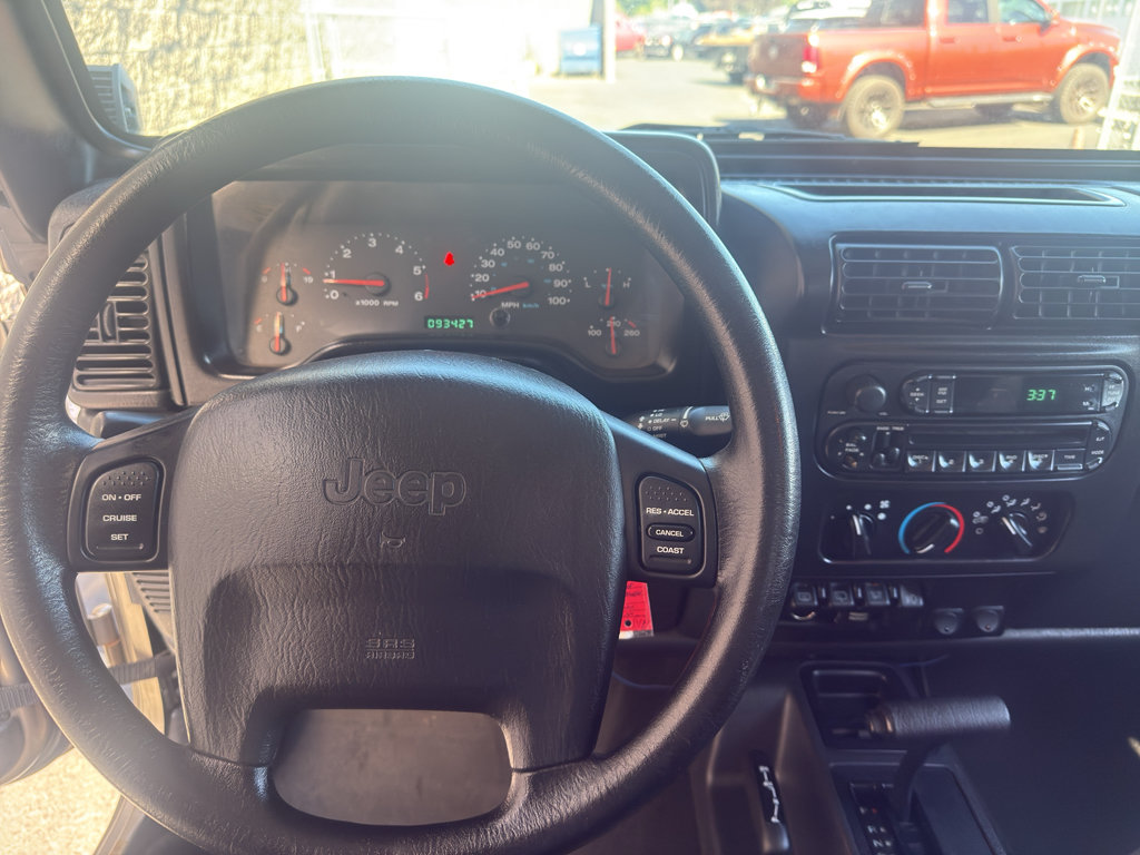 Used 2004 Jeep Wrangler X w/ Convenience Group AWD/4WD image 9