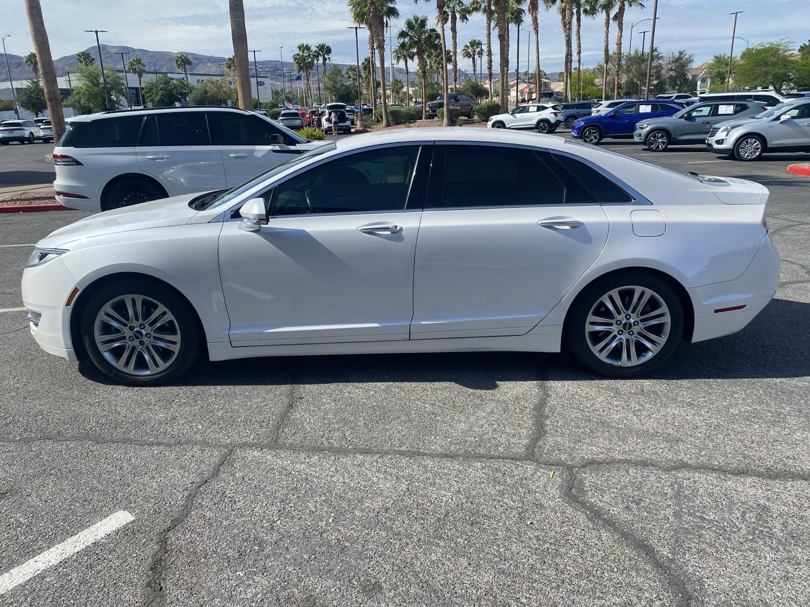 Used 2016 Lincoln MKZ FWD image 8