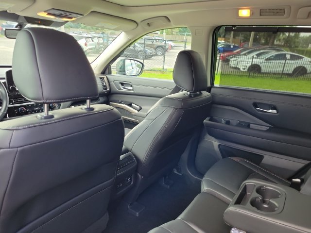 Used 2025 Nissan Pathfinder Platinum w/ Cargo Package FWD image 13