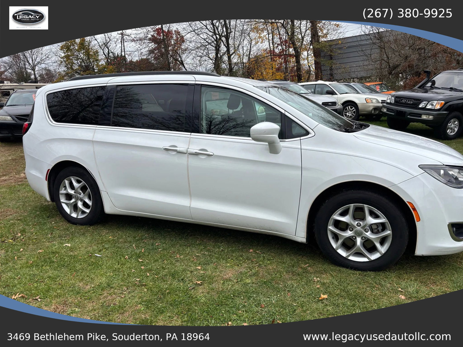 Used 2018 Chrysler Pacifica Touring Plus w/ Tire & Wheel Group image 3