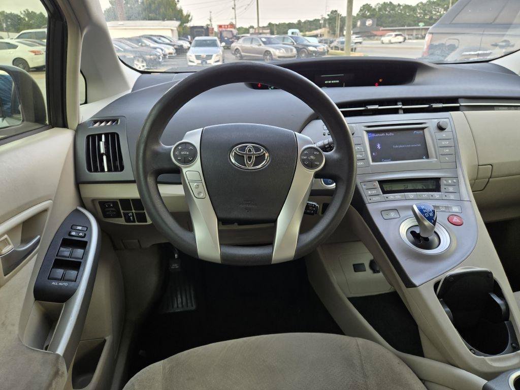 Used 2015 Toyota Prius Two FWD image 16