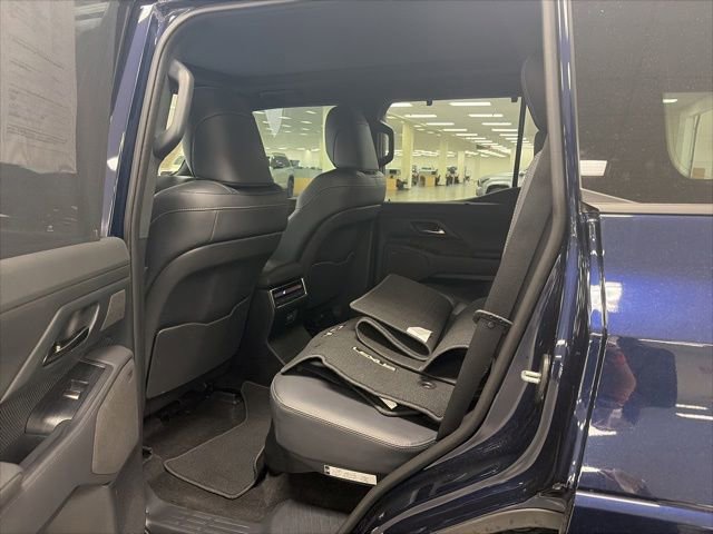 Used 2024 Lexus GX 550 w/ Accessory Package (Z1) AWD/4WD image 17