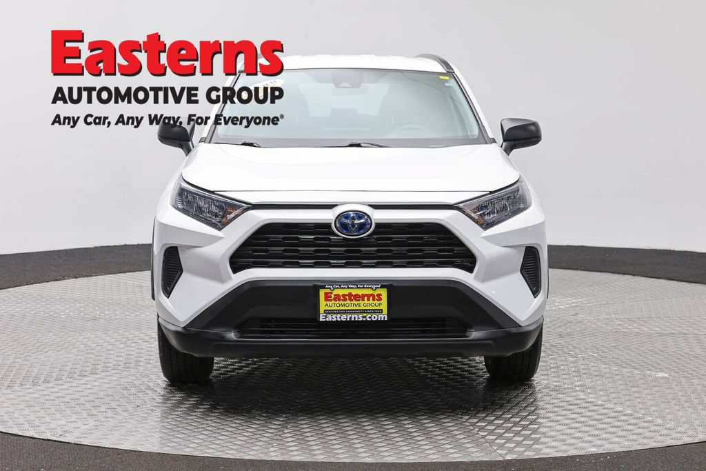 Used 2022 Toyota RAV4 LE AWD/4WD image 2