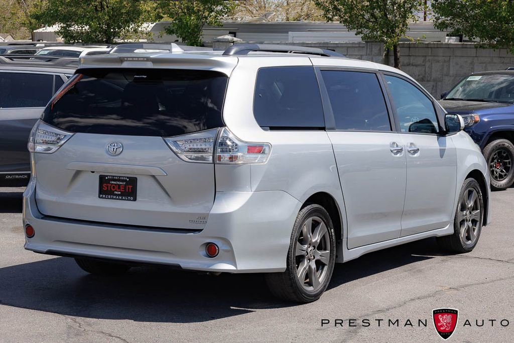 Used 2020 Toyota Sienna SE FWD image 18