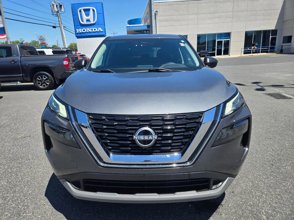 Used 2023 Nissan Rogue S AWD/4WD image 2