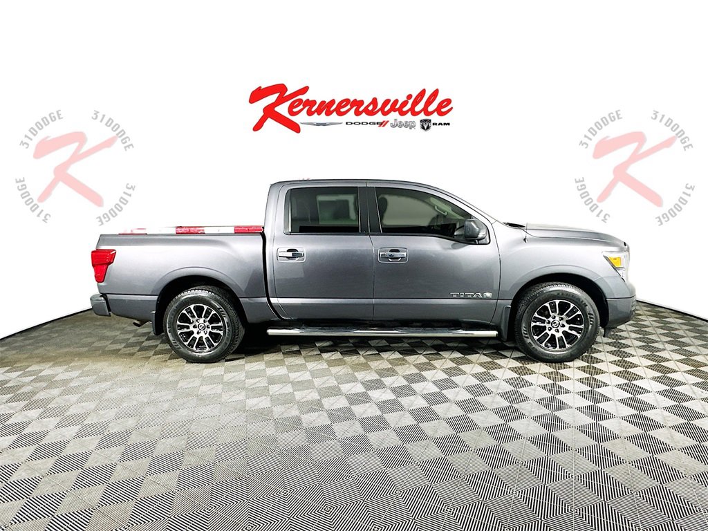 Used 2021 Nissan Titan SV w/ SV Convenience Package image 8