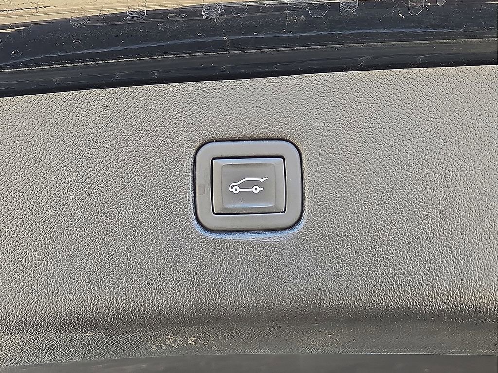 Used 2024 Chevrolet Blazer LT image 15