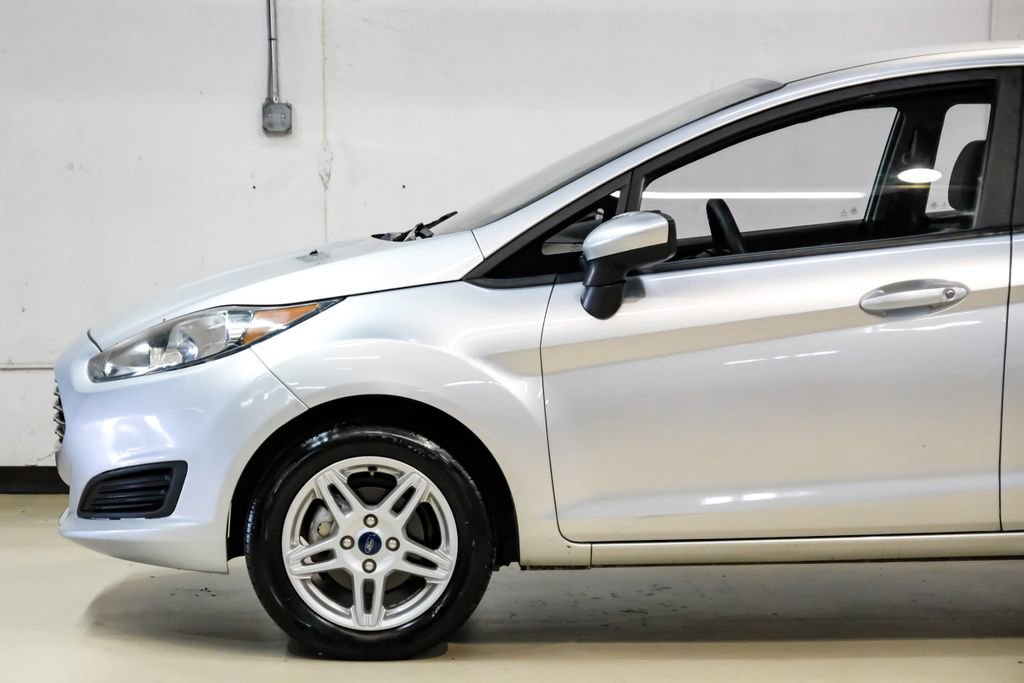 Used 2019 Ford Fiesta SE image 11