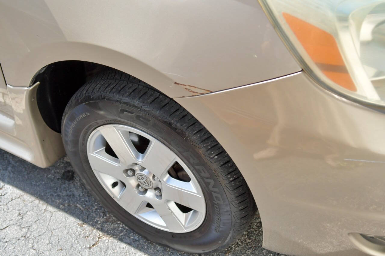 Used 2005 Toyota Sienna LE FWD image 39