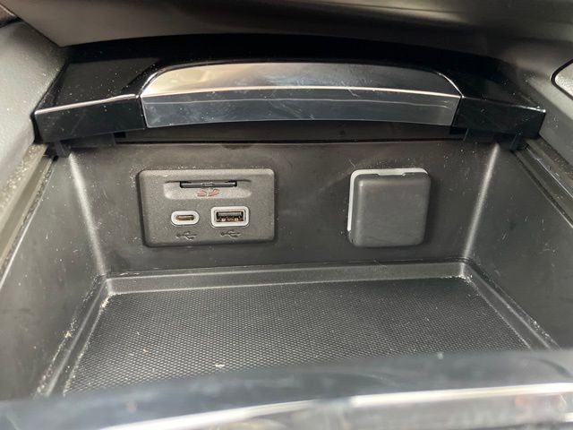 Used 2023 Buick Envision Essence w/ Technology Package I image 28