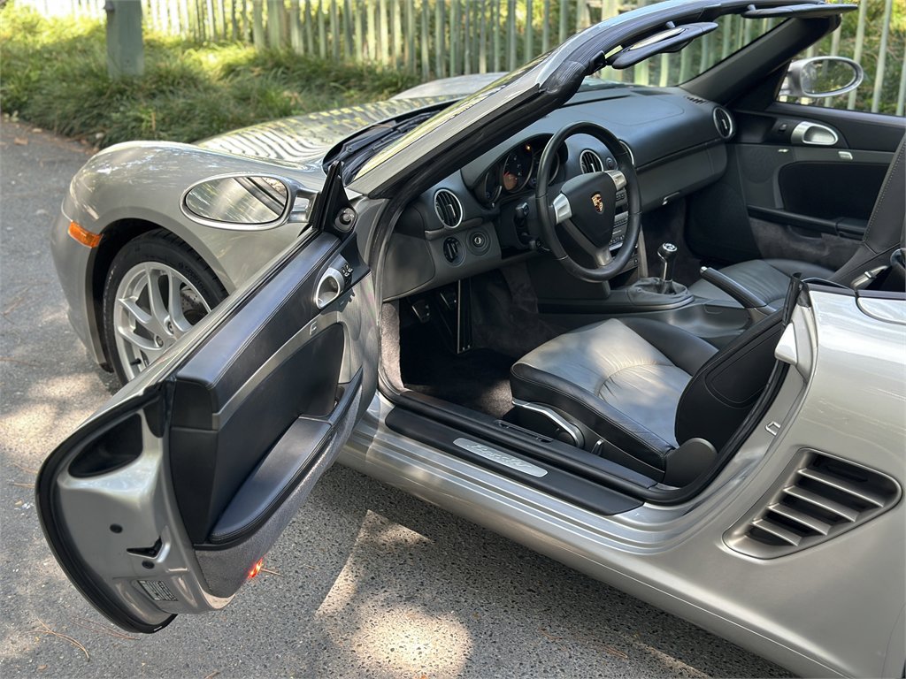 Used 2005 Porsche Boxster image 2