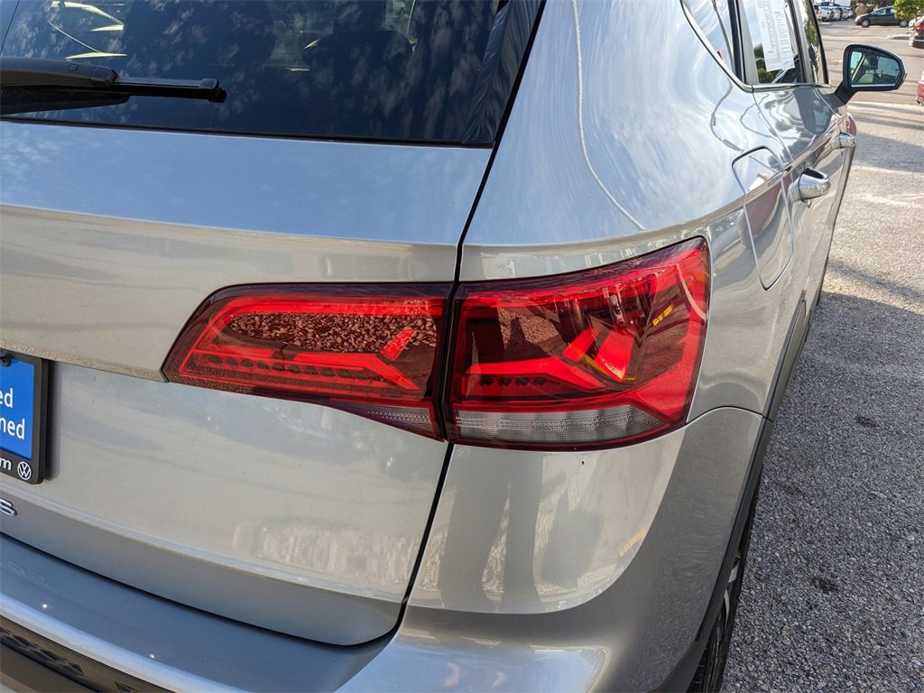 Certified 2023 Volkswagen Taos SE image 11