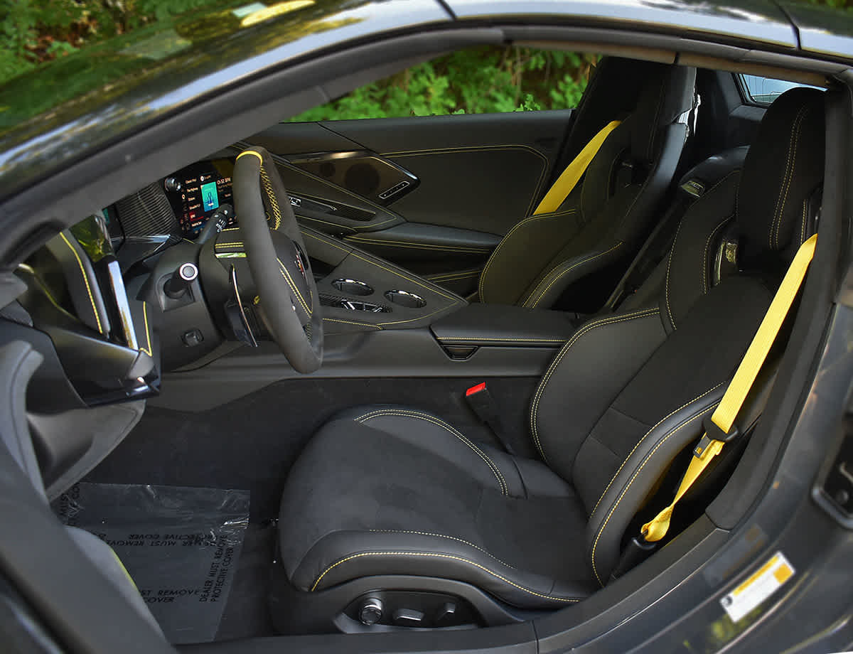 New 2027 Chevrolet Corvette Stingray Convertible w/ Z51 Performance Package RWD image 15