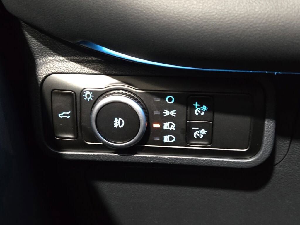 Used 2025 Ford Explorer ST-Line w/ Premium Package image 32