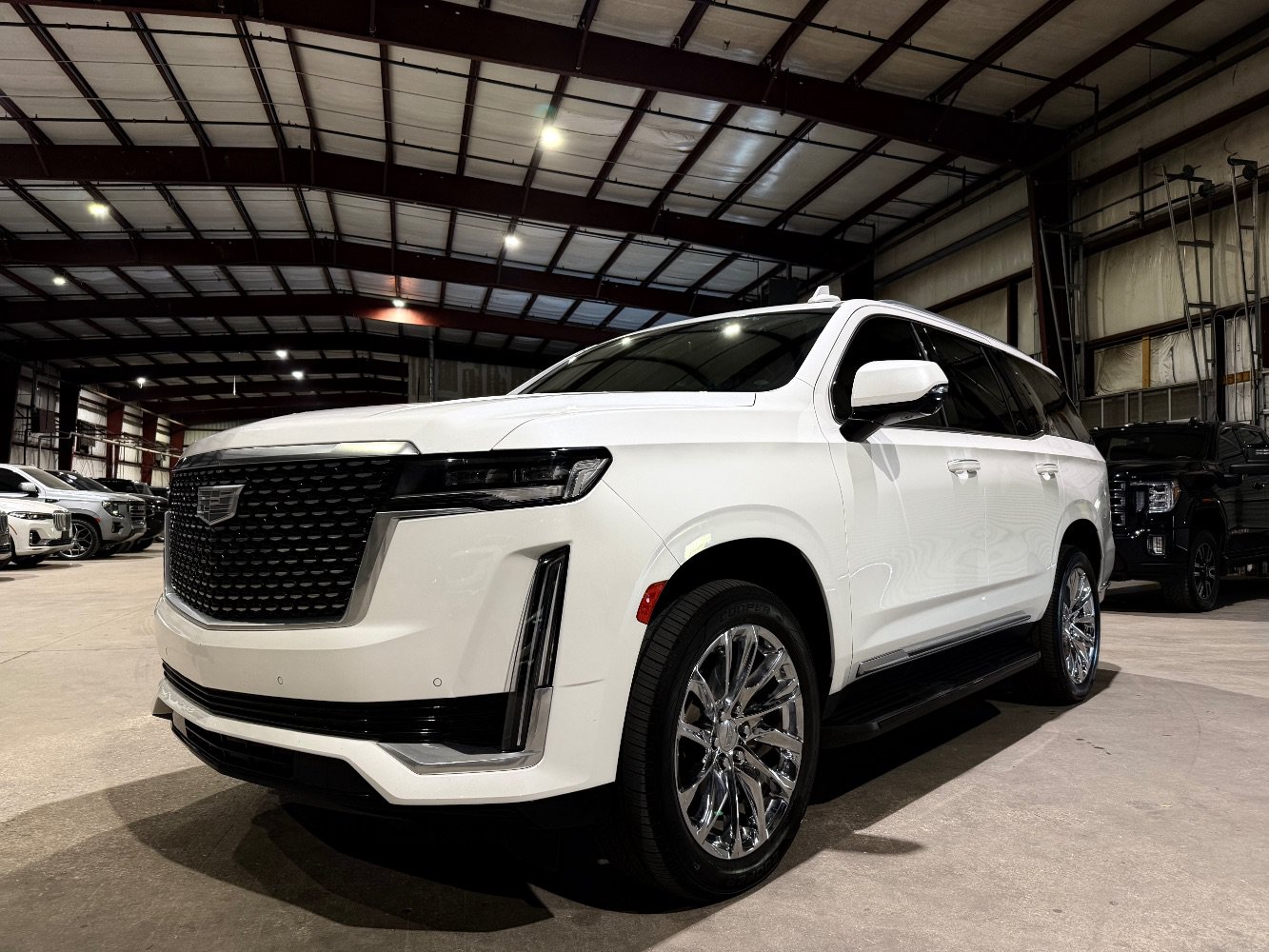 Used 2022 Cadillac Escalade Luxury AWD/4WD image 9