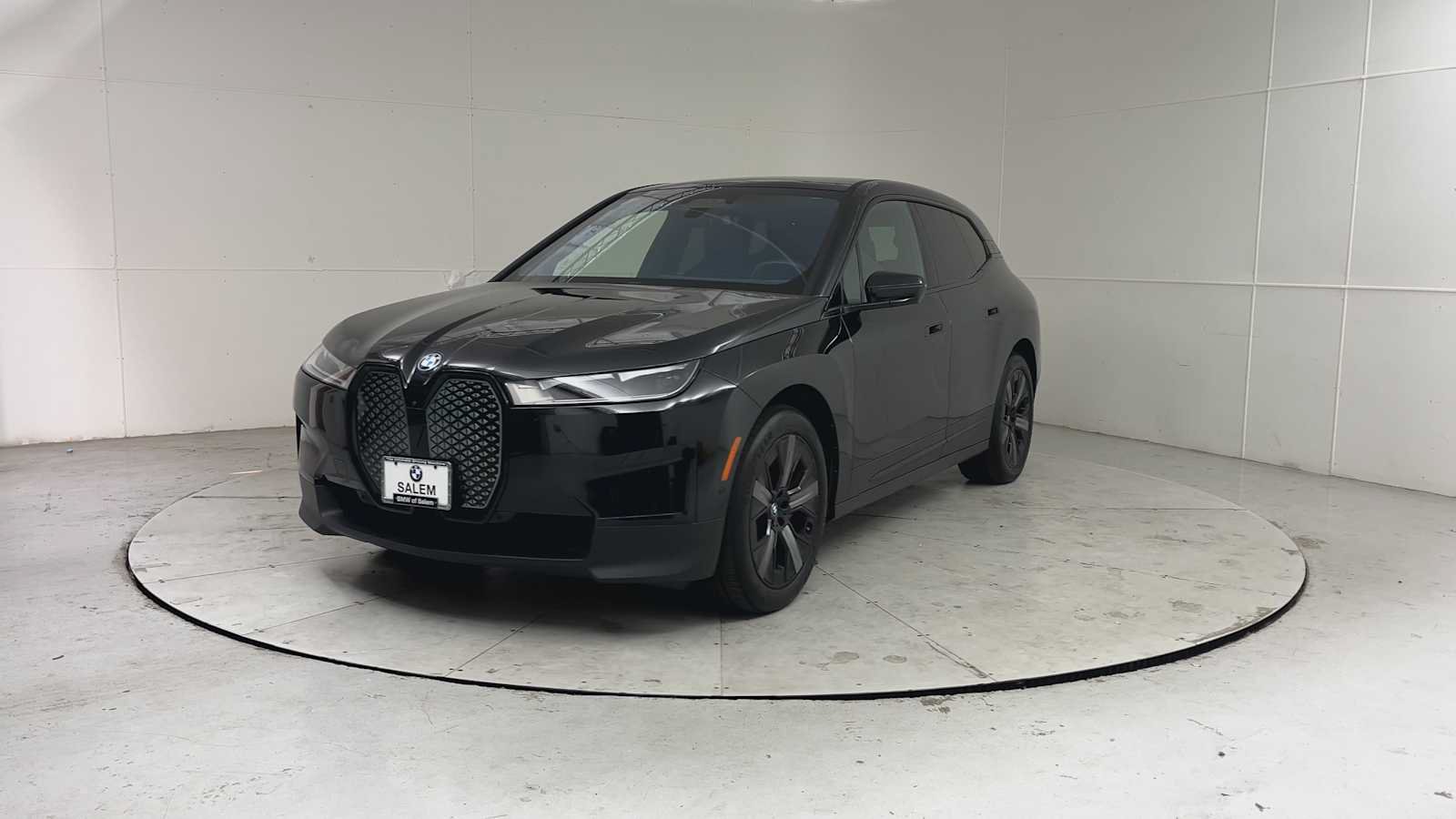 Used 2024 BMW iX xDrive50 AWD/4WD image 6