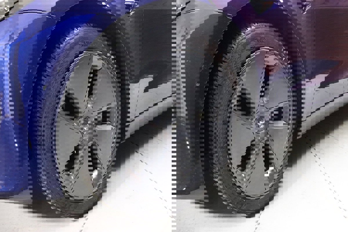 Used 2023 Tesla Model 3 Standard Range image 7