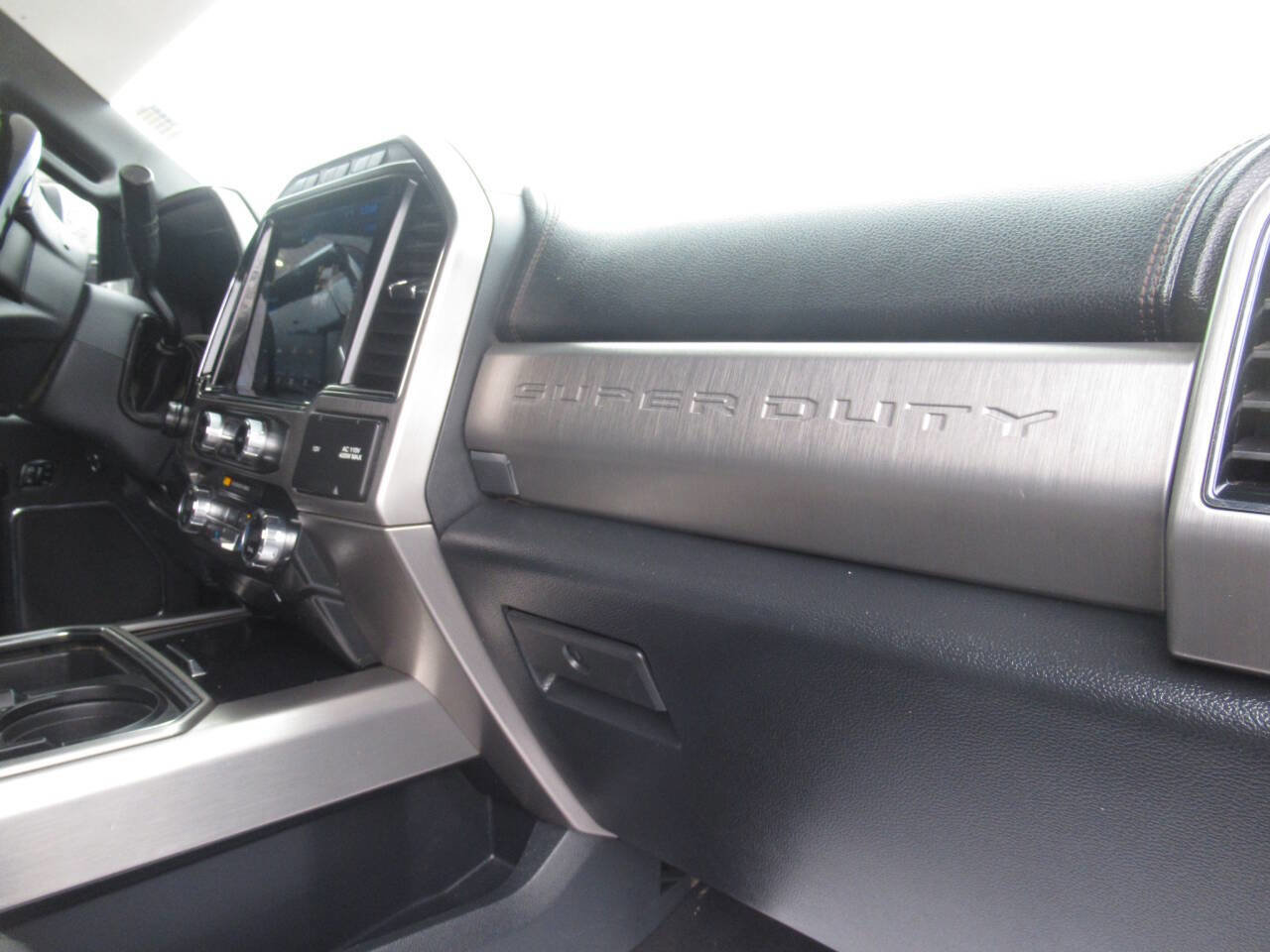 Used 2022 Ford F350 Platinum image 11