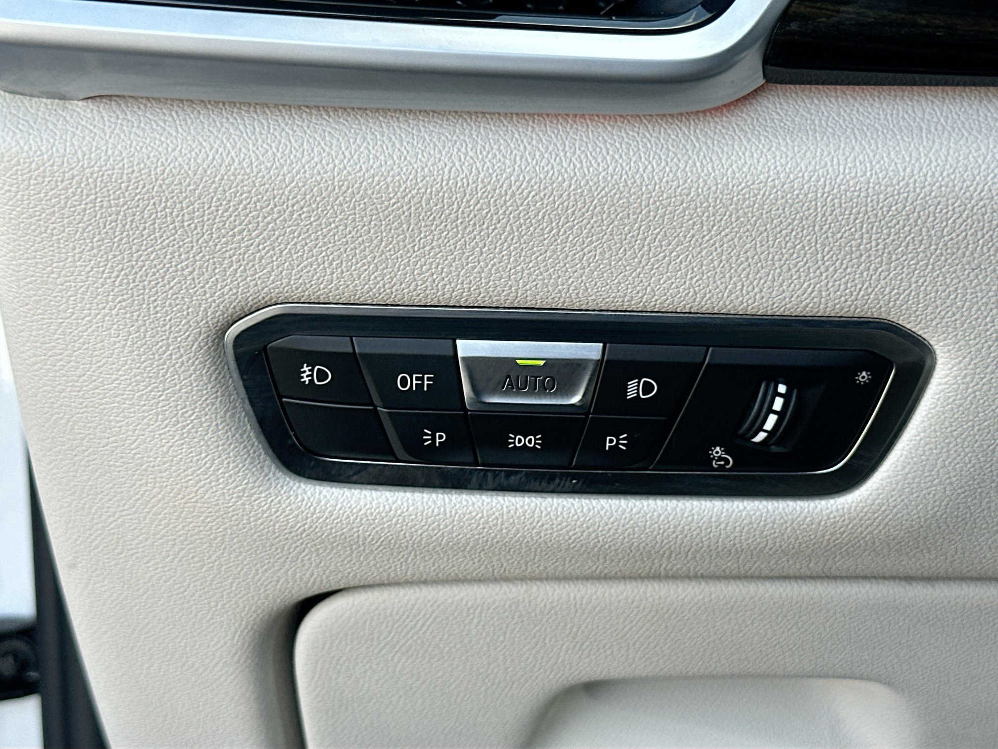 Used 2021 BMW X5 sDrive40i w/ Premium Package RWD image 9