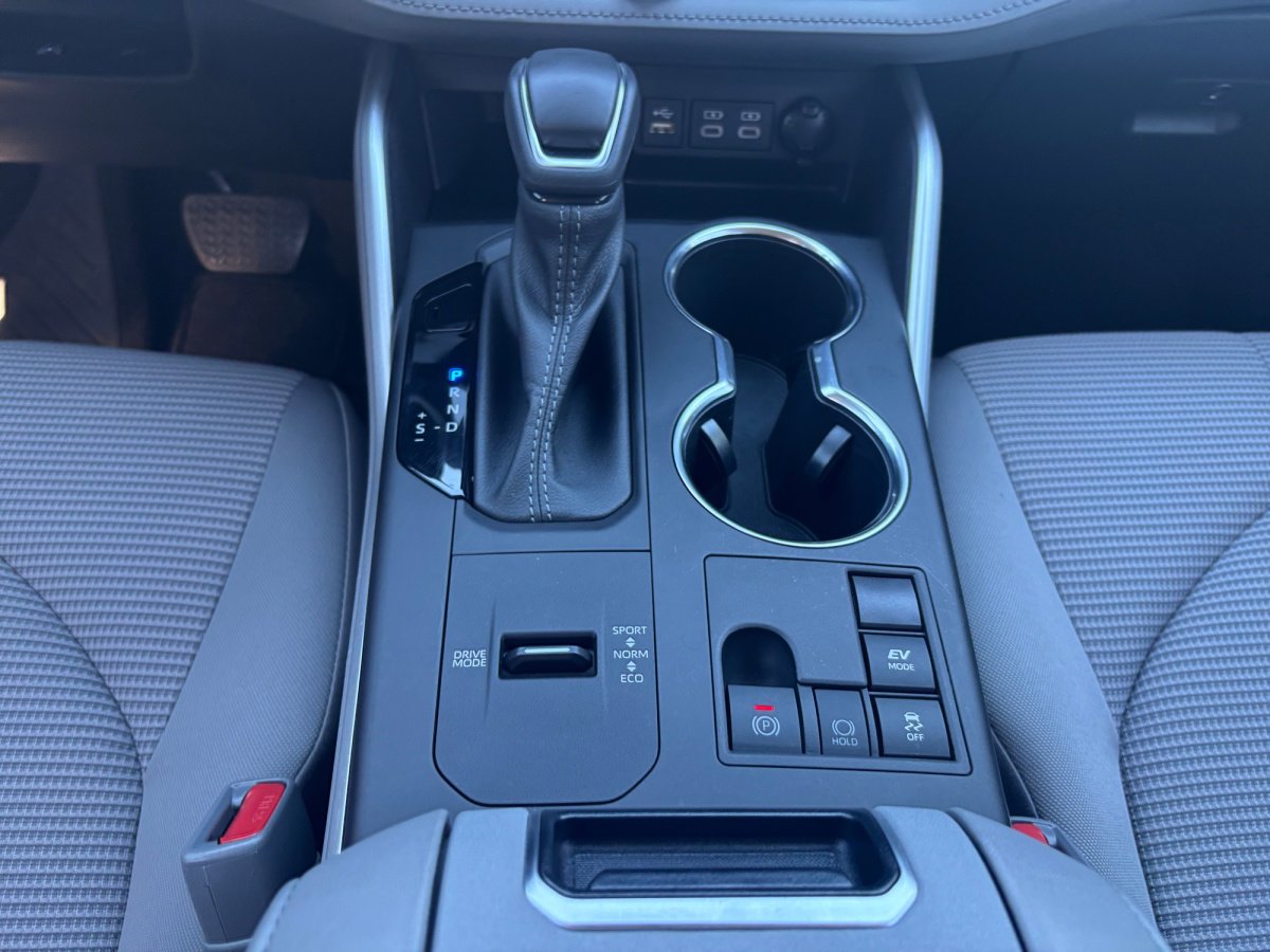 Used 2023 Toyota Highlander LE image 12