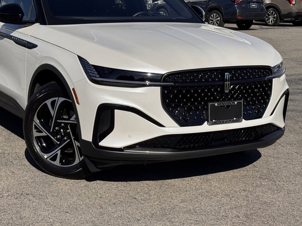 Used 2025 Lincoln Nautilus Premier w/ Jet Appearance Package image 3