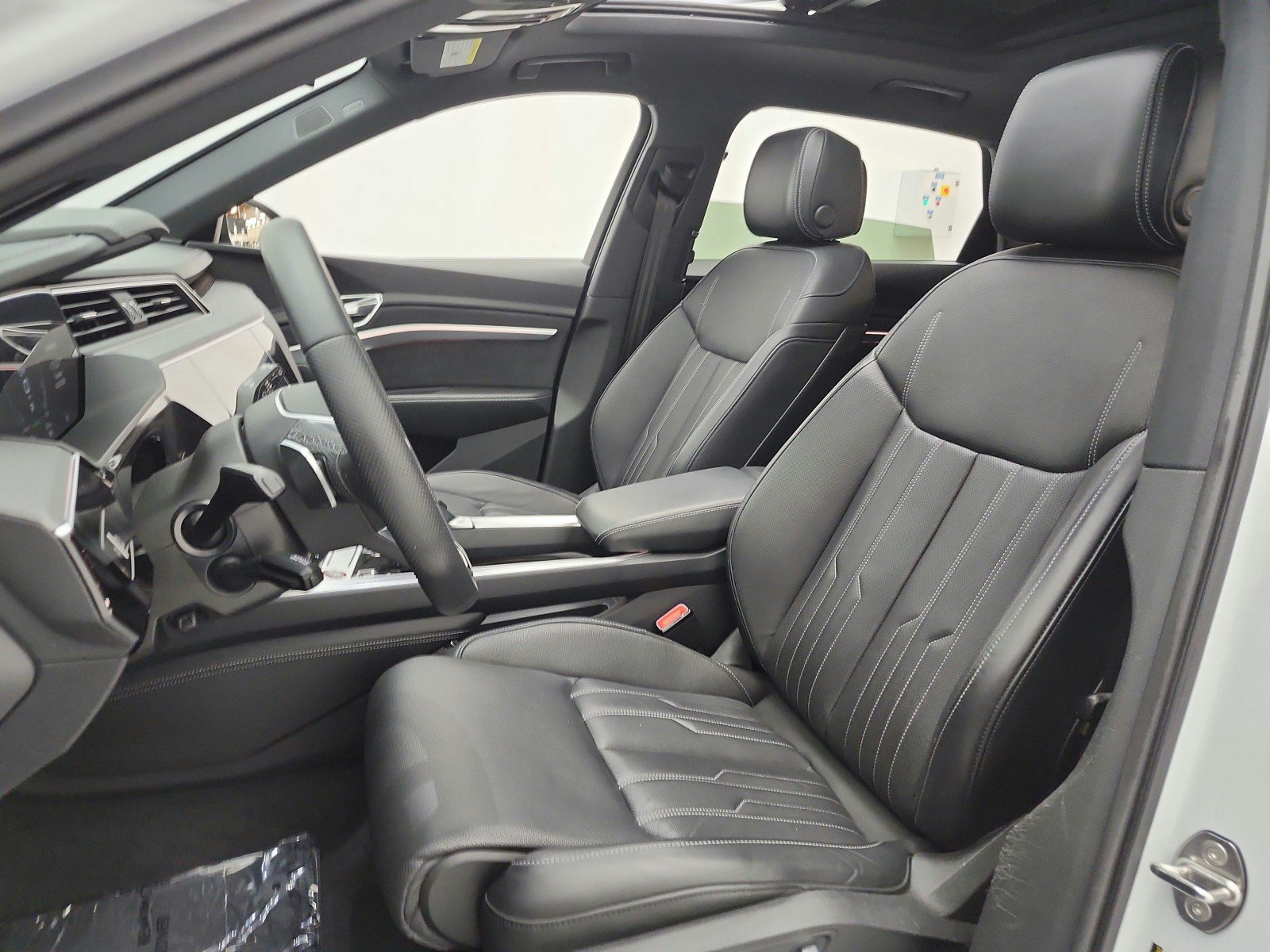 Used 2023 Audi e-tron S Premium Plus w/ Black Optic Package AWD/4WD image 13