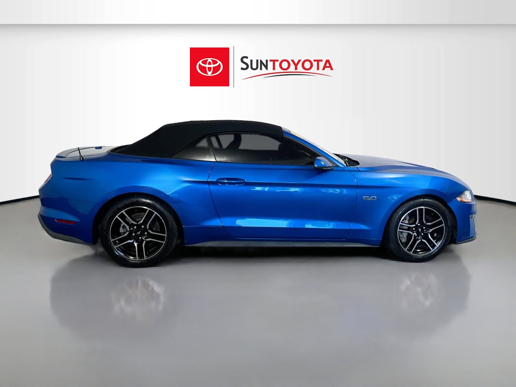 Used 2020 Ford Mustang GT Premium w/ Equipment Group 401A image 2