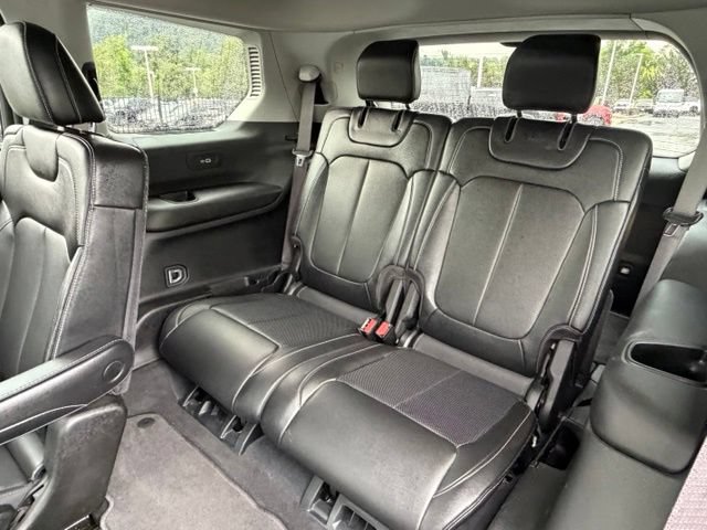 Used 2023 Jeep Grand Cherokee L Limited w/ Luxury Tech Group II AWD/4WD image 38