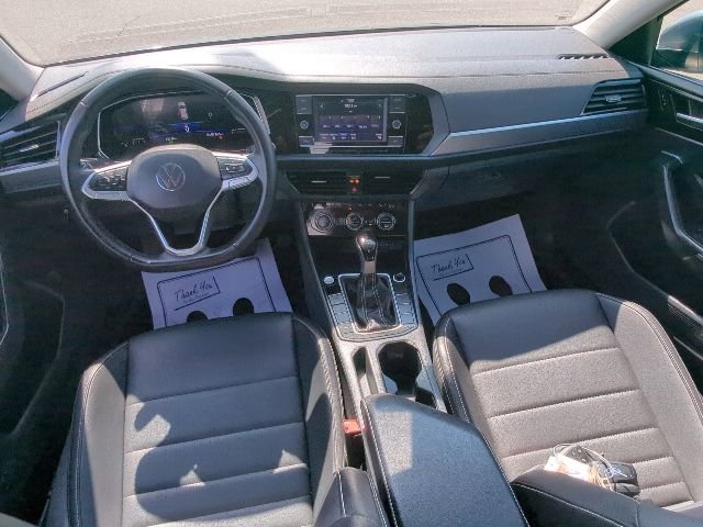 Used 2024 Volkswagen Jetta SE FWD image 17