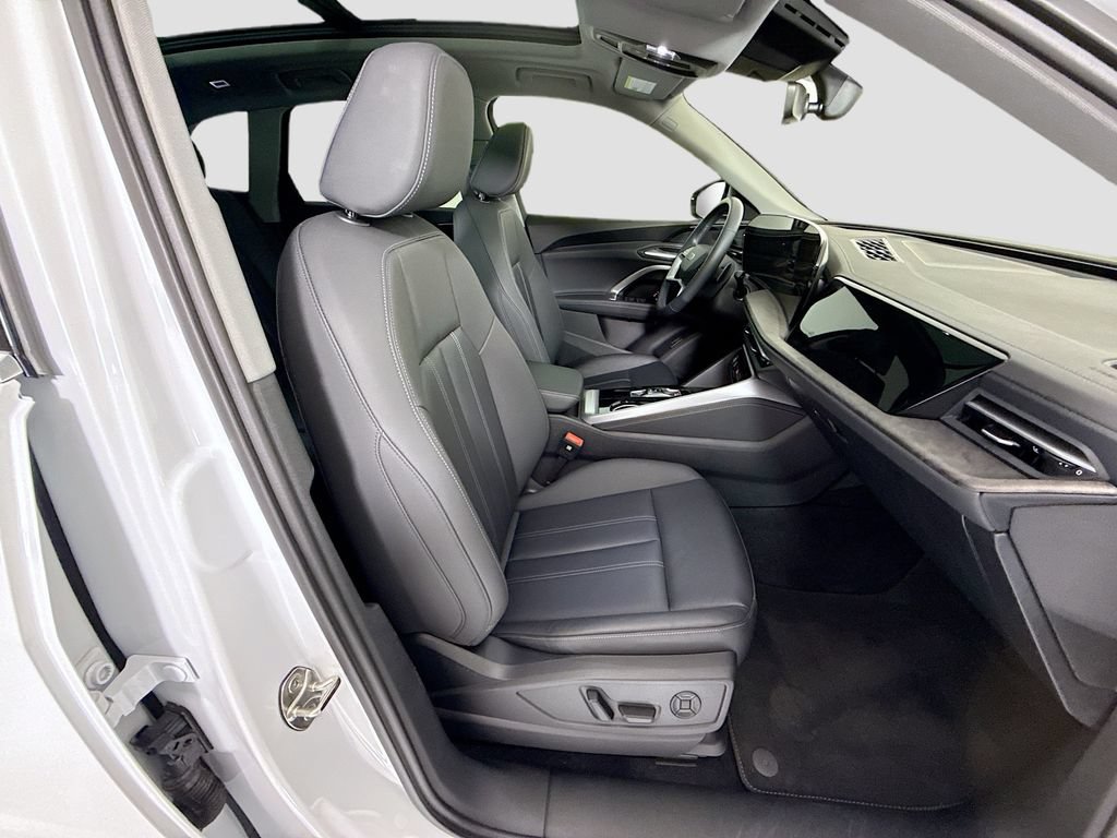 Certified 2025 Audi Q5 Premium w/ Convenience Package AWD/4WD image 20